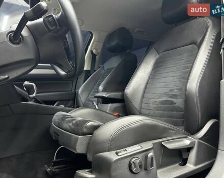 Чорний Фольксваген Пассат, об'ємом двигуна 1.97 л та пробігом 220 тис. км за 17800 $, фото 23 на Automoto.ua