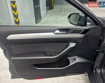 Черный Фольксваген Пассат, объемом двигателя 2 л и пробегом 239 тыс. км за 15300 $, фото 10 на Automoto.ua