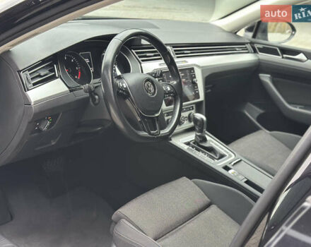 Фольксваген Пассат 2018 в Дубно на Automoto.ua Черный Фольксваген Пассат, объемом двигателя 2 л и пробегом 250 тыс. км за 16950 $, фото 47 на Automoto.ua