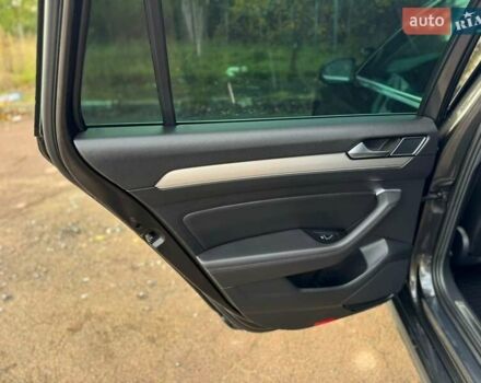 Чорний Фольксваген Пассат, об'ємом двигуна 1.97 л та пробігом 147 тис. км за 25999 $, фото 18 на Automoto.ua