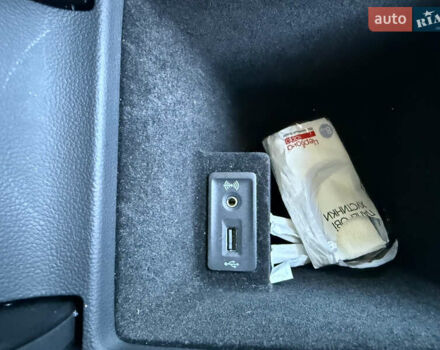 Чорний Фольксваген Пассат, об'ємом двигуна 2 л та пробігом 274 тис. км за 17650 $, фото 27 на Automoto.ua