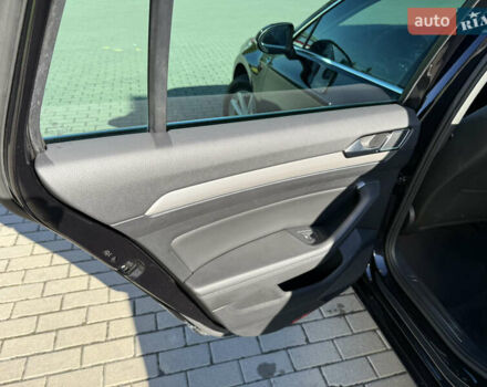 Чорний Фольксваген Пассат, об'ємом двигуна 2 л та пробігом 274 тис. км за 17650 $, фото 16 на Automoto.ua