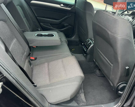 Черный Фольксваген Пассат, объемом двигателя 1.97 л и пробегом 250 тыс. км за 18400 $, фото 19 на Automoto.ua