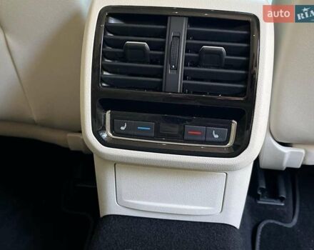 Чорний Фольксваген Пассат, об'ємом двигуна 2 л та пробігом 107 тис. км за 27440 $, фото 32 на Automoto.ua