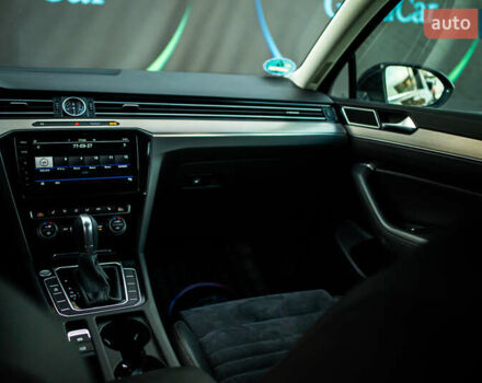 Черный Фольксваген Пассат, объемом двигателя 2 л и пробегом 215 тыс. км за 21700 $, фото 67 на Automoto.ua