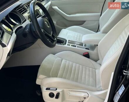 Чорний Фольксваген Пассат, об'ємом двигуна 2 л та пробігом 107 тис. км за 27440 $, фото 21 на Automoto.ua