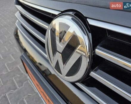 Черный Фольксваген Пассат, объемом двигателя 1.97 л и пробегом 256 тыс. км за 17777 $, фото 113 на Automoto.ua