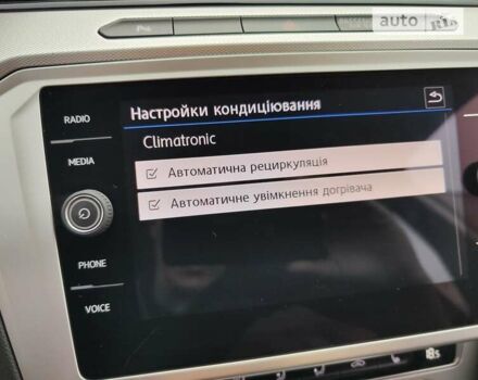 Чорний Фольксваген Пассат, об'ємом двигуна 1.97 л та пробігом 190 тис. км за 18555 $, фото 143 на Automoto.ua