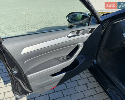 Чорний Фольксваген Пассат, об'ємом двигуна 2 л та пробігом 274 тис. км за 17650 $, фото 13 на Automoto.ua