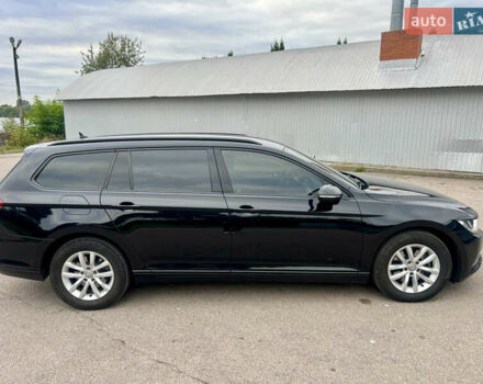 Черный Фольксваген Пассат, объемом двигателя 1.97 л и пробегом 295 тыс. км за 17599 $, фото 5 на Automoto.ua
