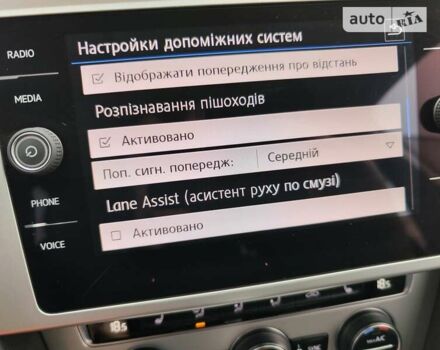 Чорний Фольксваген Пассат, об'ємом двигуна 1.97 л та пробігом 190 тис. км за 18555 $, фото 141 на Automoto.ua