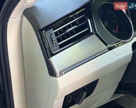 Чорний Фольксваген Пассат, об'ємом двигуна 2 л та пробігом 107 тис. км за 27440 $, фото 19 на Automoto.ua