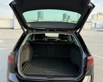 Черный Фольксваген Пассат, объемом двигателя 1.97 л и пробегом 129 тыс. км за 27000 $, фото 32 на Automoto.ua