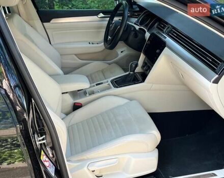 Чорний Фольксваген Пассат, об'ємом двигуна 2 л та пробігом 107 тис. км за 27440 $, фото 34 на Automoto.ua