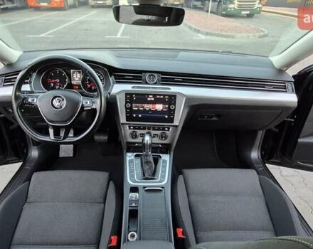 Черный Фольксваген Пассат, объемом двигателя 1.97 л и пробегом 256 тыс. км за 17777 $, фото 120 на Automoto.ua