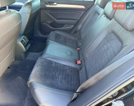 Чорний Фольксваген Пассат, об'ємом двигуна 2 л та пробігом 274 тис. км за 17650 $, фото 17 на Automoto.ua