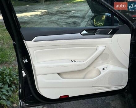 Чорний Фольксваген Пассат, об'ємом двигуна 2 л та пробігом 107 тис. км за 27440 $, фото 17 на Automoto.ua