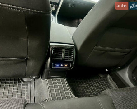 Черный Фольксваген Пассат, объемом двигателя 1.97 л и пробегом 295 тыс. км за 17599 $, фото 14 на Automoto.ua