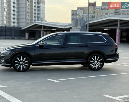 Черный Фольксваген Пассат, объемом двигателя 1.97 л и пробегом 129 тыс. км за 27000 $, фото 6 на Automoto.ua