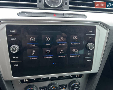 Черный Фольксваген Пассат, объемом двигателя 1.97 л и пробегом 250 тыс. км за 18400 $, фото 25 на Automoto.ua