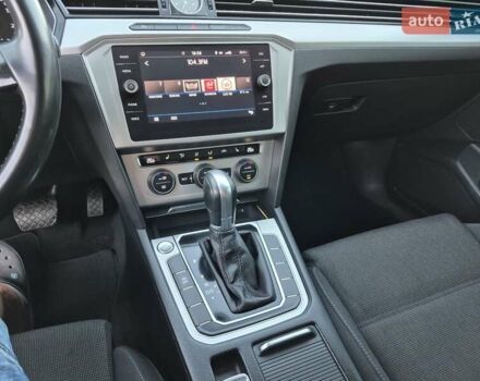 Черный Фольксваген Пассат, объемом двигателя 1.97 л и пробегом 256 тыс. км за 17777 $, фото 135 на Automoto.ua