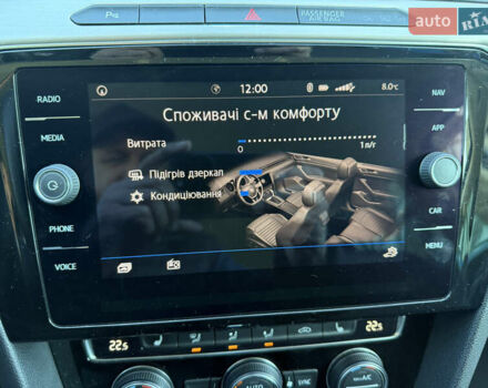 Чорний Фольксваген Пассат, об'ємом двигуна 2 л та пробігом 274 тис. км за 17650 $, фото 32 на Automoto.ua