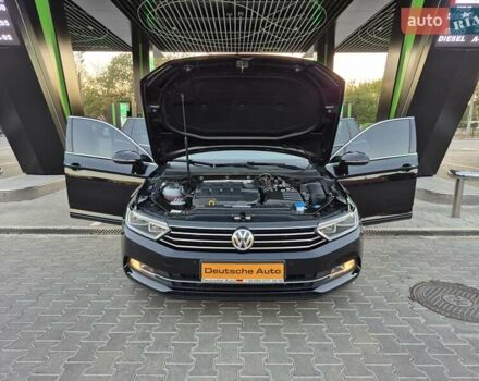 Черный Фольксваген Пассат, объемом двигателя 1.97 л и пробегом 256 тыс. км за 17777 $, фото 101 на Automoto.ua