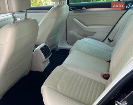 Чорний Фольксваген Пассат, об'ємом двигуна 2 л та пробігом 107 тис. км за 27440 $, фото 29 на Automoto.ua