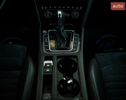 Черный Фольксваген Пассат, объемом двигателя 2 л и пробегом 215 тыс. км за 21700 $, фото 68 на Automoto.ua