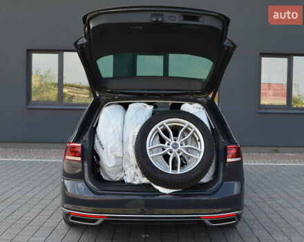 Черный Фольксваген Пассат, объемом двигателя 1.4 л и пробегом 170 тыс. км за 22502 $, фото 38 на Automoto.ua