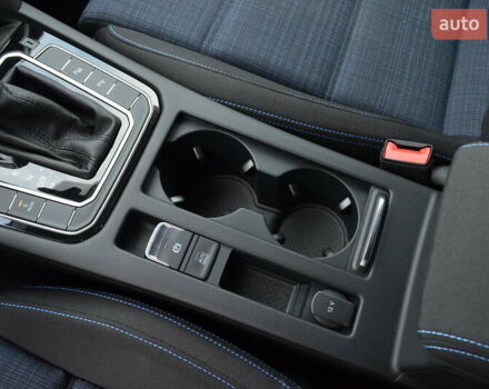 Черный Фольксваген Пассат, объемом двигателя 1.4 л и пробегом 170 тыс. км за 22502 $, фото 27 на Automoto.ua