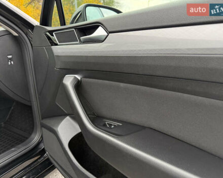 Чорний Фольксваген Пассат, об'ємом двигуна 2 л та пробігом 200 тис. км за 18999 $, фото 36 на Automoto.ua