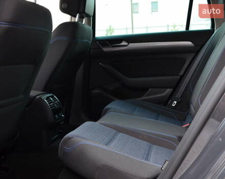 Черный Фольксваген Пассат, объемом двигателя 1.4 л и пробегом 170 тыс. км за 22502 $, фото 31 на Automoto.ua