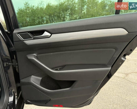 Черный Фольксваген Пассат, объемом двигателя 1.97 л и пробегом 273 тыс. км за 17999 $, фото 45 на Automoto.ua