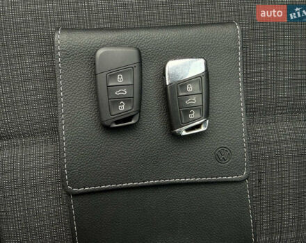 Чорний Фольксваген Пассат, об'ємом двигуна 2 л та пробігом 200 тис. км за 18999 $, фото 64 на Automoto.ua