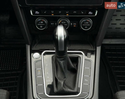 Чорний Фольксваген Пассат, об'ємом двигуна 2 л та пробігом 200 тис. км за 18999 $, фото 46 на Automoto.ua