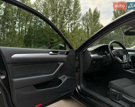 Черный Фольксваген Пассат, объемом двигателя 1.97 л и пробегом 271 тыс. км за 18950 $, фото 17 на Automoto.ua
