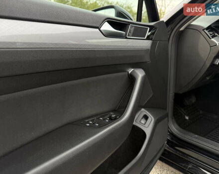 Чорний Фольксваген Пассат, об'ємом двигуна 2 л та пробігом 200 тис. км за 18999 $, фото 26 на Automoto.ua