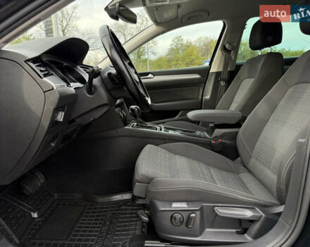 Чорний Фольксваген Пассат, об'ємом двигуна 2 л та пробігом 200 тис. км за 18999 $, фото 28 на Automoto.ua