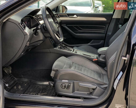 Чорний Фольксваген Пассат, об'ємом двигуна 2 л та пробігом 190 тис. км за 21755 $, фото 27 на Automoto.ua