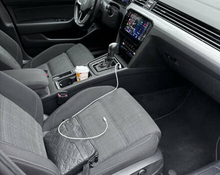 Черный Фольксваген Пассат, объемом двигателя 2 л и пробегом 208 тыс. км за 20800 $, фото 13 на Automoto.ua