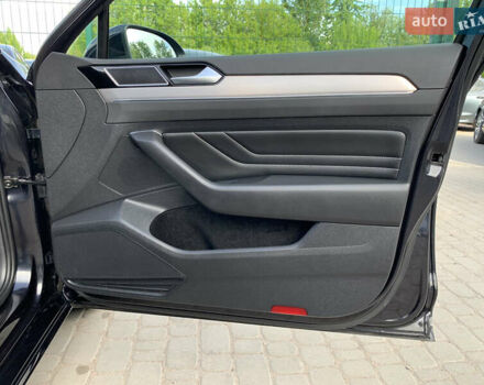 Чорний Фольксваген Пассат, об'ємом двигуна 2 л та пробігом 190 тис. км за 21755 $, фото 36 на Automoto.ua