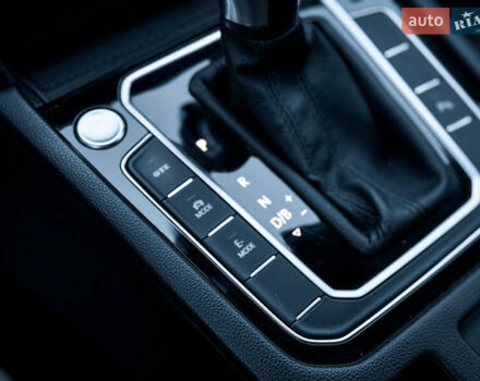 Черный Фольксваген Пассат, объемом двигателя 1.4 л и пробегом 180 тыс. км за 21499 $, фото 69 на Automoto.ua