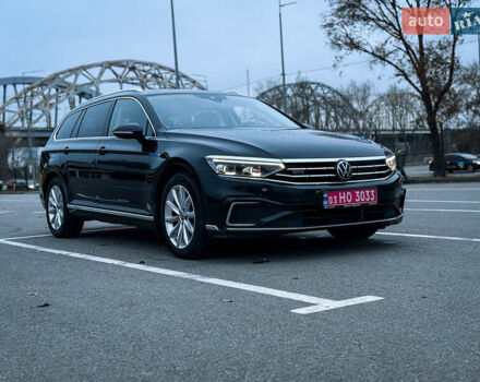 Черный Фольксваген Пассат, объемом двигателя 1.4 л и пробегом 180 тыс. км за 21499 $, фото 63 на Automoto.ua