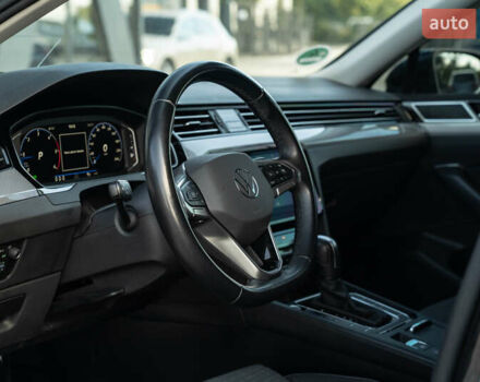 Черный Фольксваген Пассат, объемом двигателя 2 л и пробегом 252 тыс. км за 22900 $, фото 22 на Automoto.ua