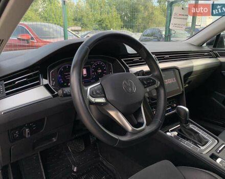 Чорний Фольксваген Пассат, об'ємом двигуна 2 л та пробігом 190 тис. км за 21755 $, фото 28 на Automoto.ua