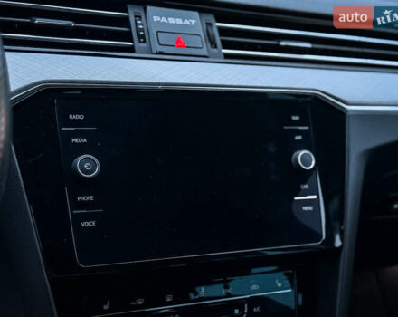 Черный Фольксваген Пассат, объемом двигателя 1.4 л и пробегом 180 тыс. км за 21499 $, фото 38 на Automoto.ua