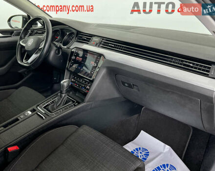 Чорний Фольксваген Пассат, об'ємом двигуна 2 л та пробігом 199 тис. км за 20550 $, фото 7 на Automoto.ua