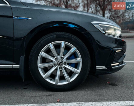 Черный Фольксваген Пассат, объемом двигателя 1.4 л и пробегом 180 тыс. км за 21499 $, фото 11 на Automoto.ua