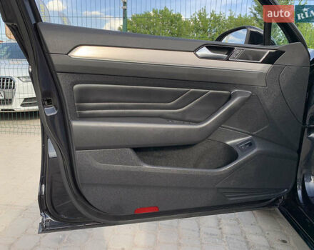 Чорний Фольксваген Пассат, об'ємом двигуна 2 л та пробігом 190 тис. км за 21755 $, фото 31 на Automoto.ua